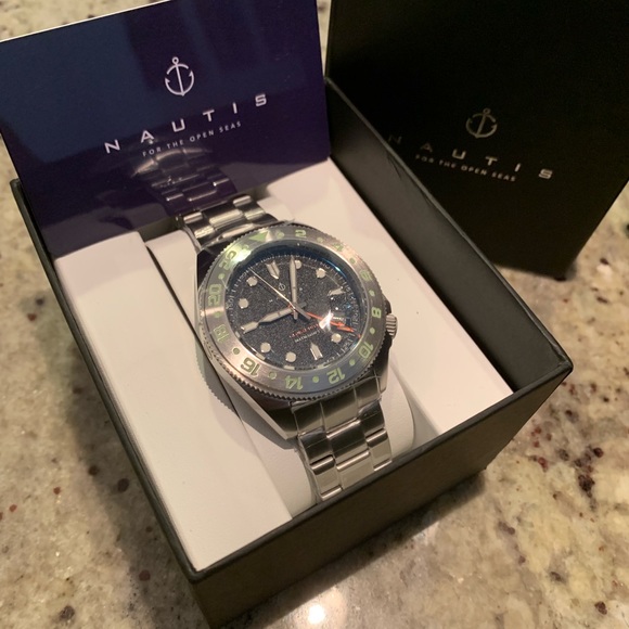 nautis global dive watch
